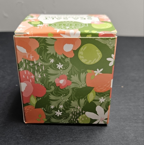 Scentsy Sea Salt & Avocado Bath Bomb - Picture 3 of 6